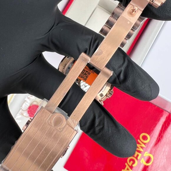 Moonwatch- Speedmaster Rose gold - Picture 4 of 9